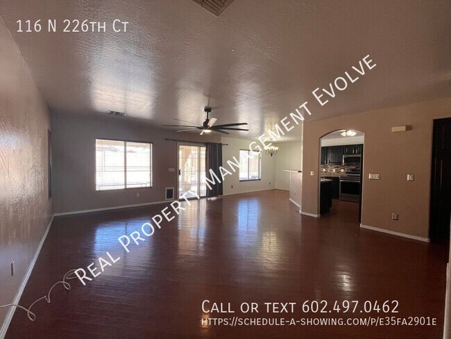 Foto del edificio - 116 N 226th Ct