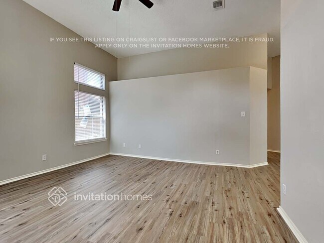 Foto del edificio - 5343 Waterford Dr