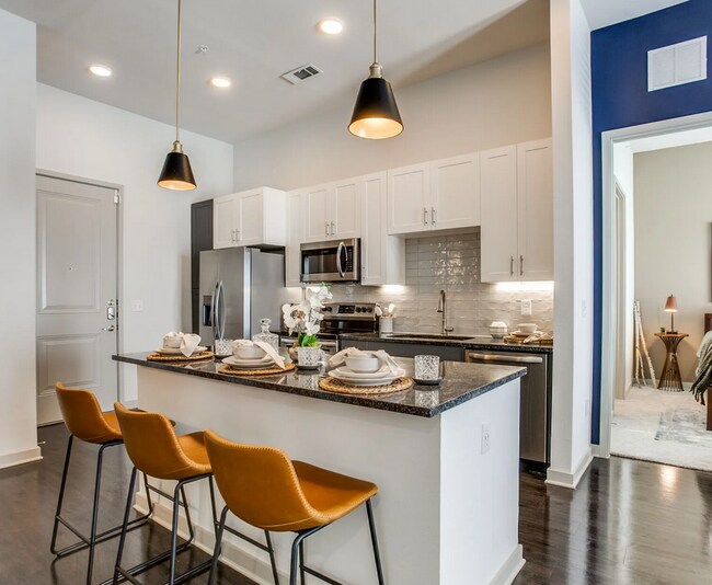 Building Photo - 8801 Carolina Wren Wy