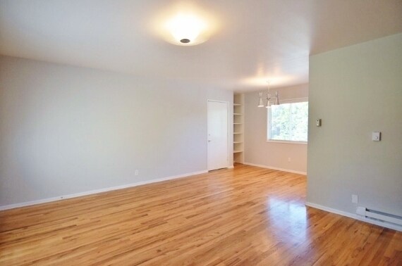 Foto del edificio - 3717 S Corbett Ave