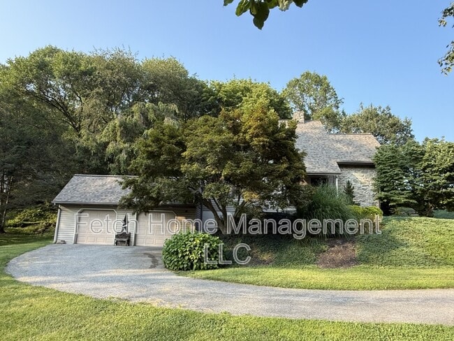 Building Photo - 1278 Valley Rd