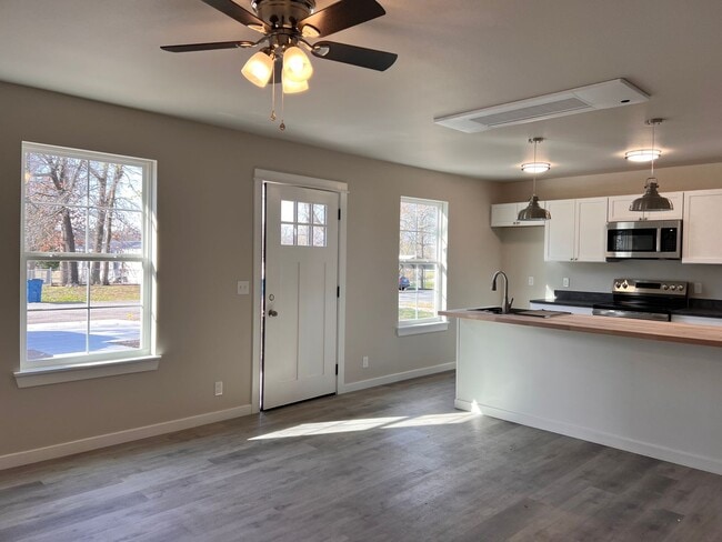 Building Photo - 1 Bedroom 1 Bathroom Studio