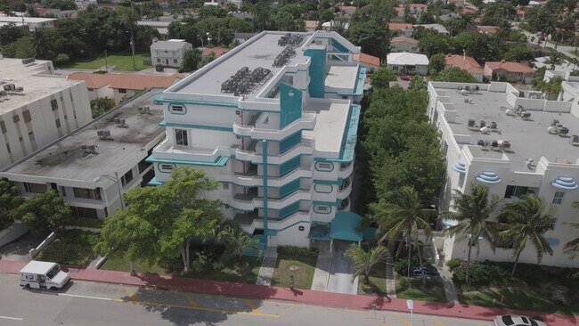 Foto del edificio - 9156 Collins Ave