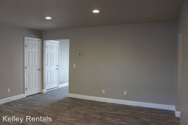 Building Photo - 2540 Campbell Dr