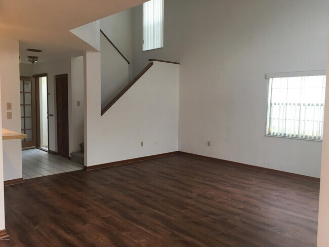 Building Photo - 112 Florida Shores Blvd