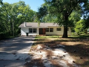 Building Photo - 1409 W College St