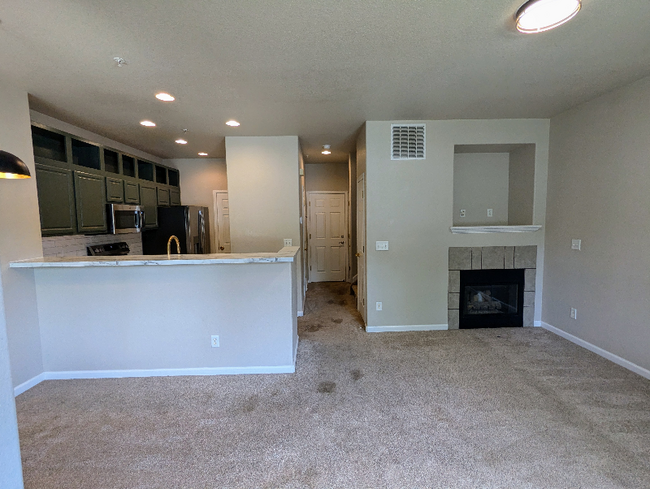 Building Photo - 2821 Willow Tree Ln