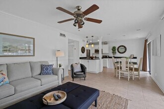 Building Photo - 125 Sunset Bay