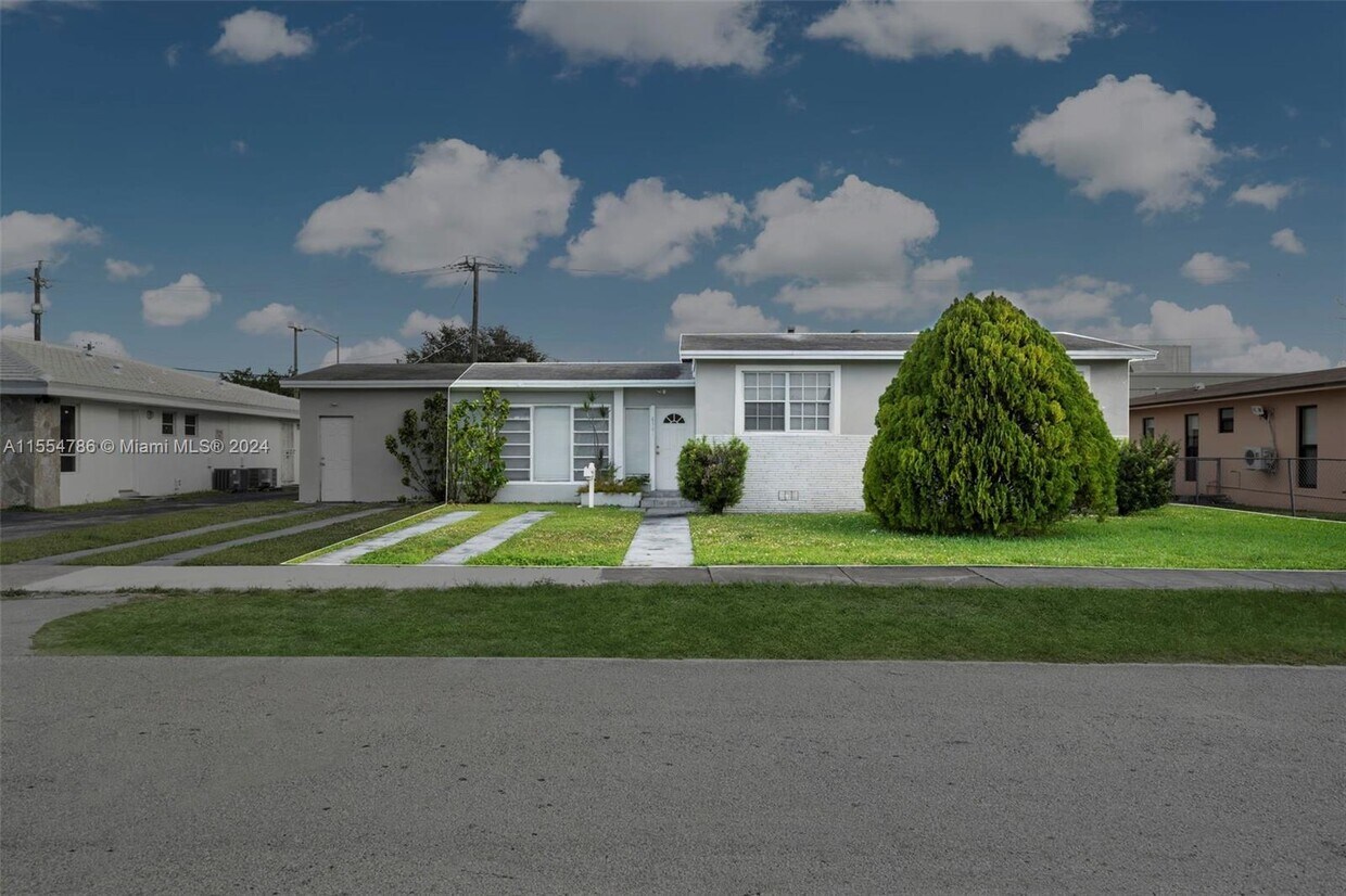 Foto principal - 8581 SW 27th St