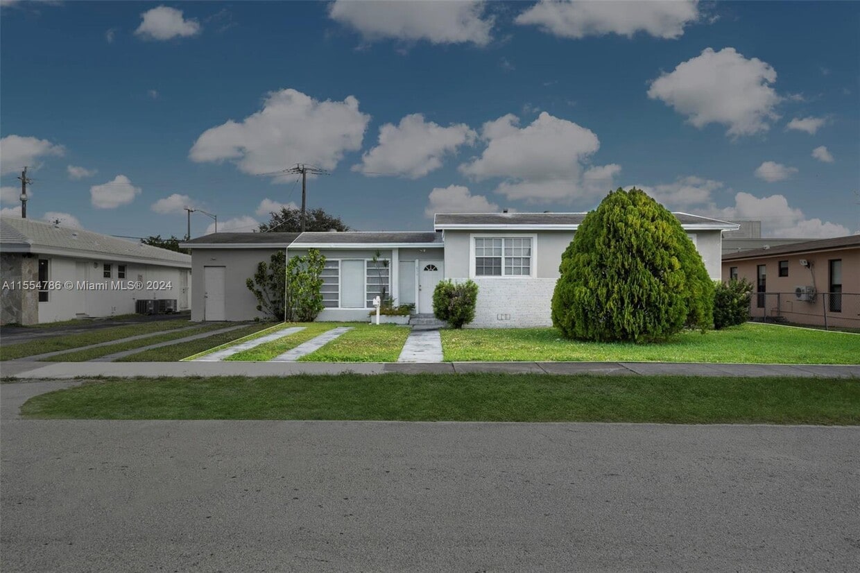 Primary Photo - 8581 SW 27th St