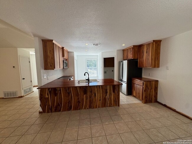 Building Photo - 675 Lacey Dr