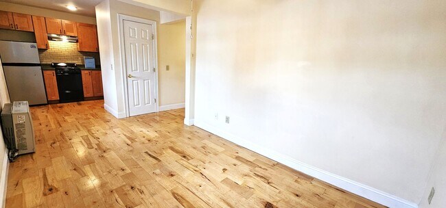 Building Photo - 152 North St