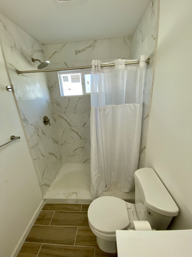 Bathroom - 2296 Cutler St