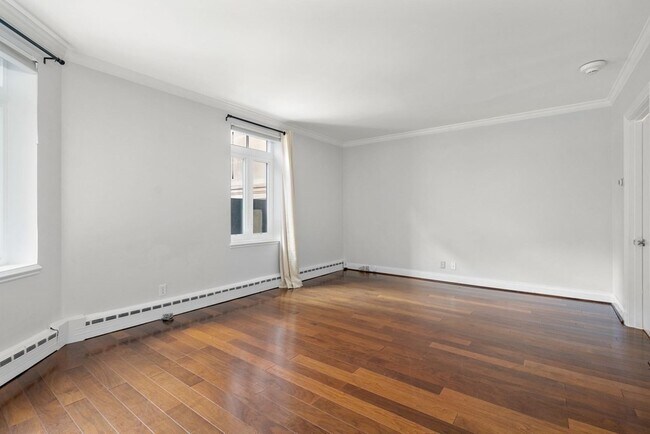 Building Photo - 266 Beacon St