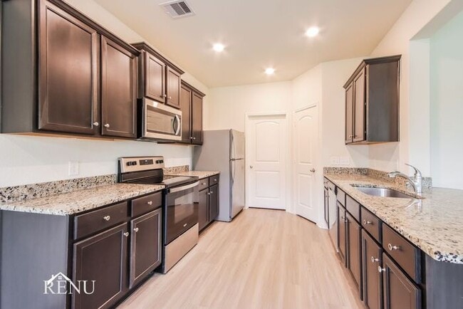 Building Photo - 25521 Rose Creek Dr