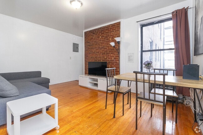 Building Photo - 306 E 96th St