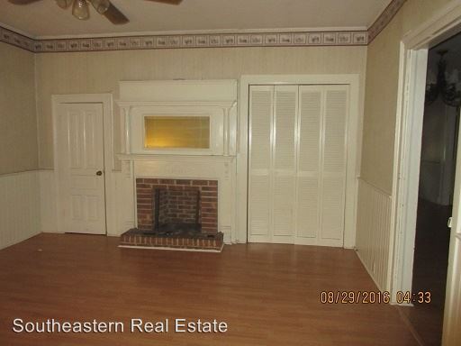 Building Photo - 806 W Roseboro St