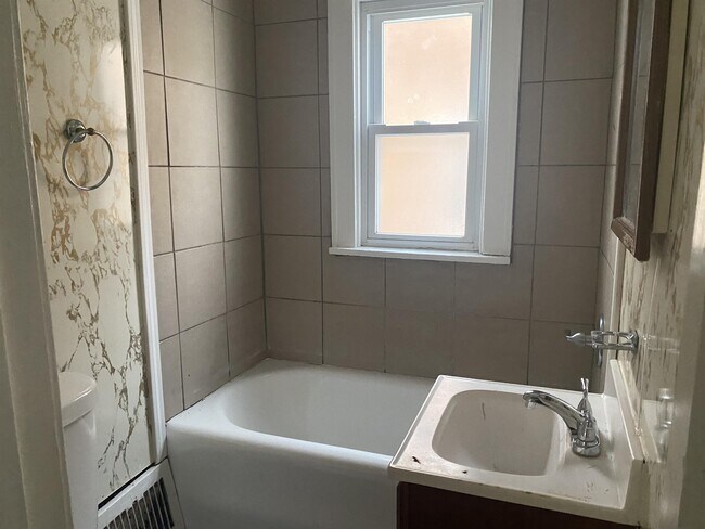 Foto del edificio - 3756 Tyler St