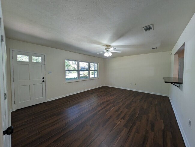 Foto del edificio - 531 NW 52nd Ter