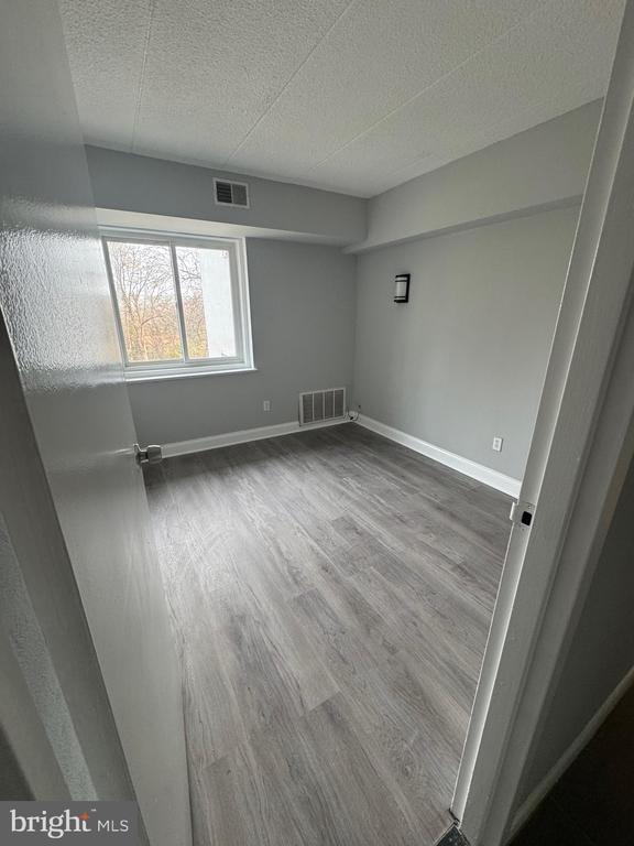 Foto del edificio - 12 Dougherty Blvd