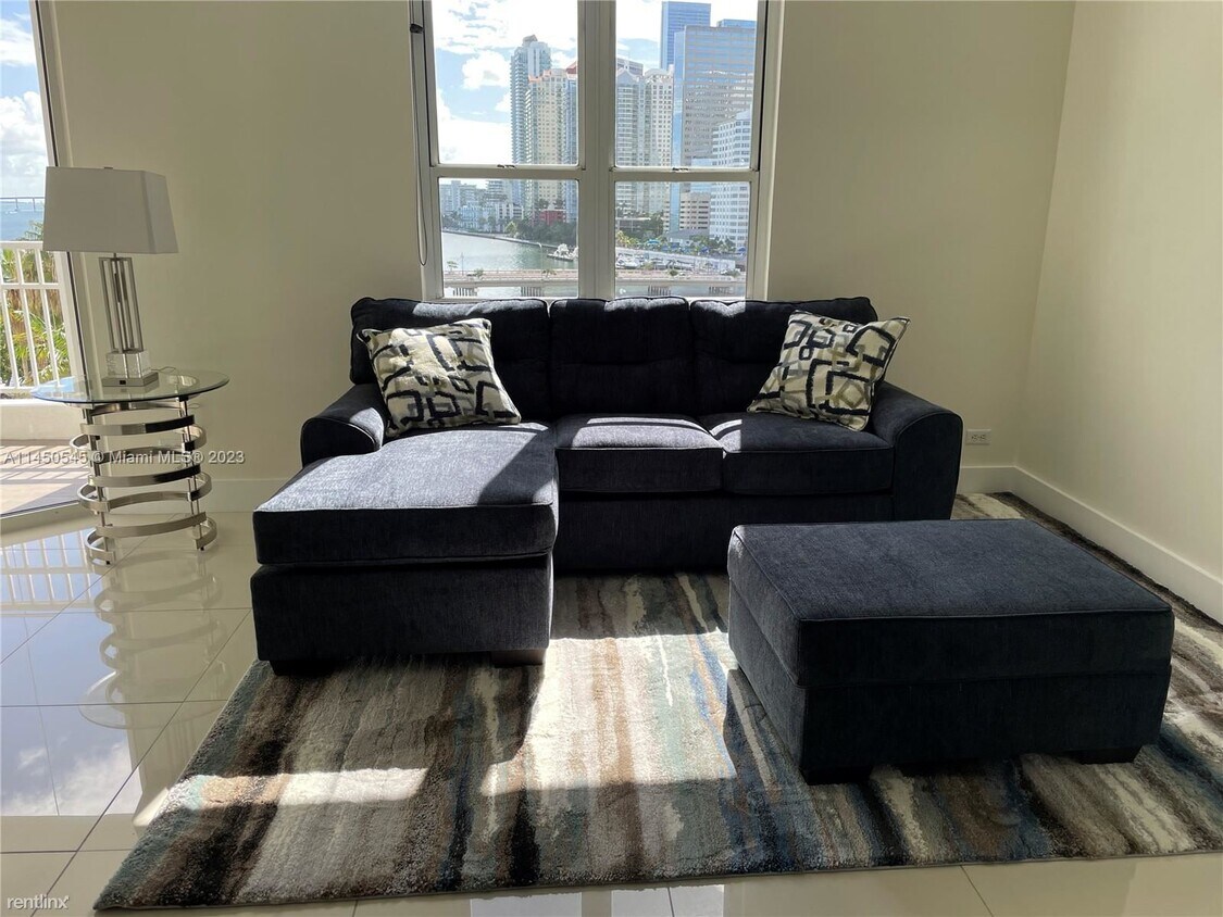 Primary Photo - 1 br, 1.5 bath Condo - 701 Brickell Key Bl...