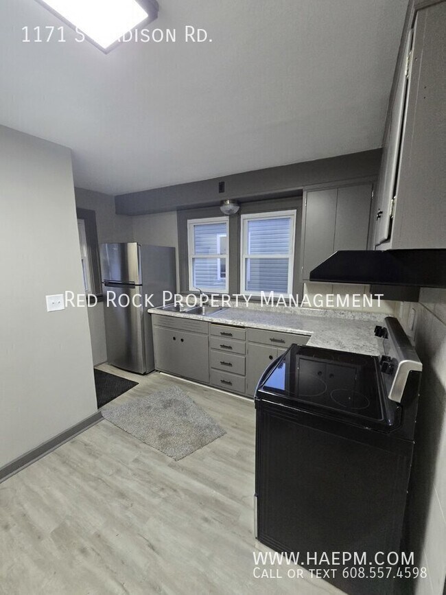 Foto del edificio - 1171 S Madison Rd