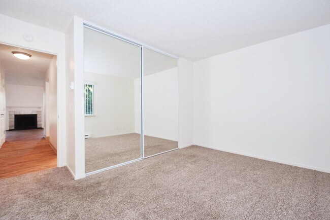 Foto del edificio - 12375 Mt Jefferson Terrace