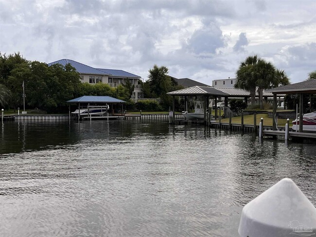 Foto del edificio - 1054 Edgewater Ln
