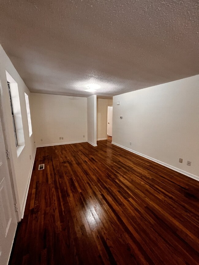 Foto del edificio - Home For Rent