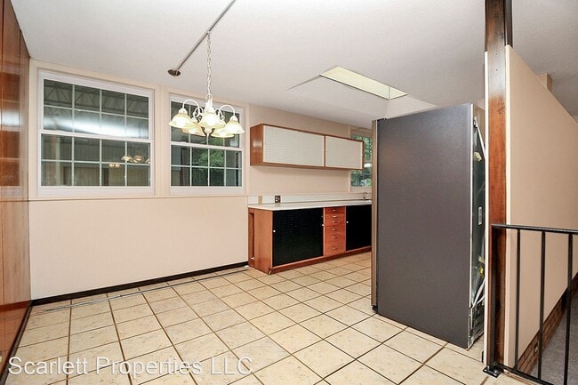 Building Photo - 3 br, 2 bath House - 467 16th Ave NW
