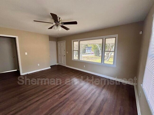 Foto del edificio - 2225 Bandler Rd