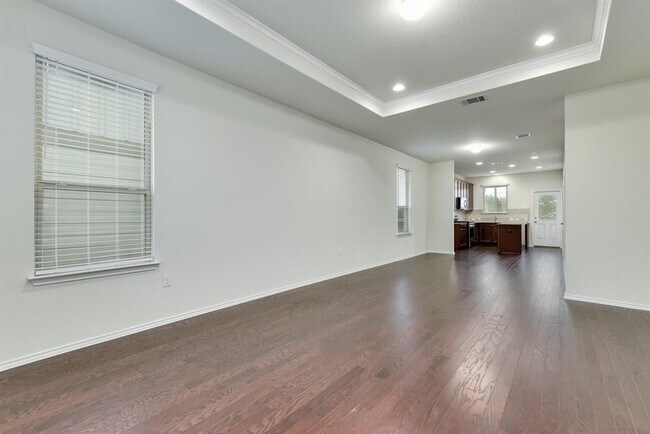 Building Photo - 564 Saturnia Dr