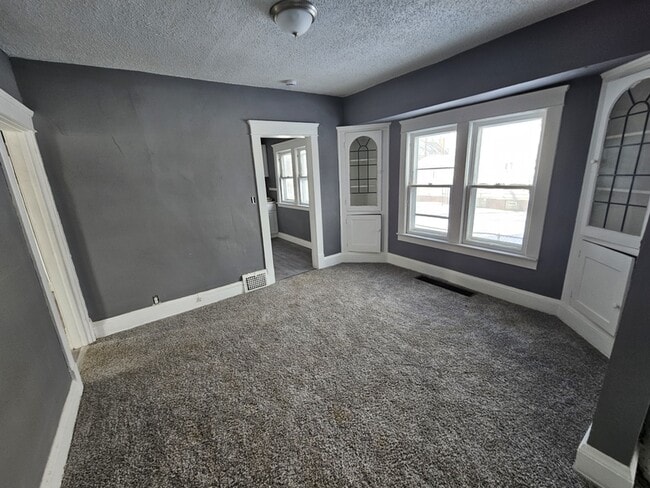 Foto del edificio - 778 Eddy Rd