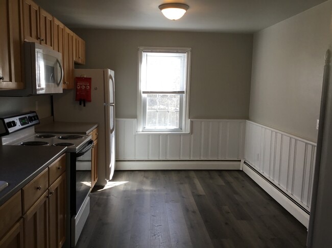 Building Photo - 6 S Ridge Rd