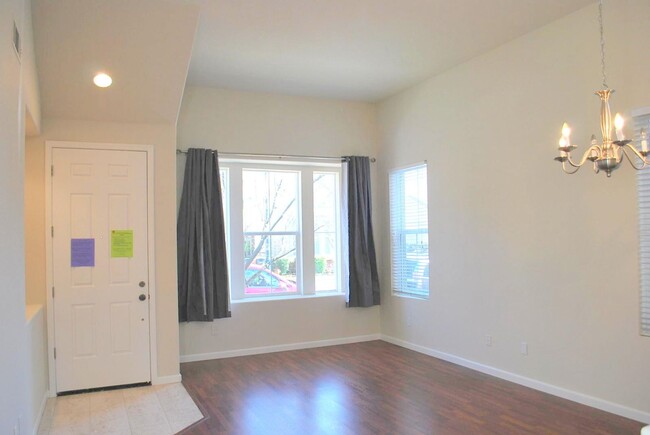 Foto del edificio - Bright 2 Story Home In Great Dublin Ranch ...