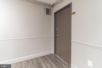 Building Photo - 2101 Chestnut St