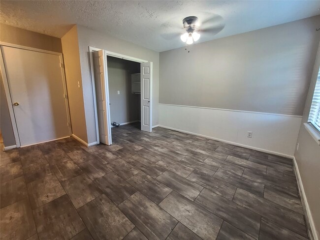 Building Photo - 17423 Fir Rd