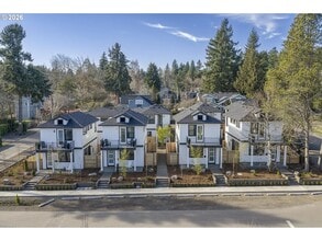 Building Photo - 808 3rd St