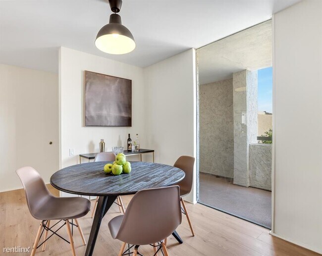 Building Photo - 2 br, 2 bath House - 251 E La Verne Way Un...