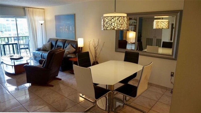 Foto del edificio - 2 bedroom in Sunny Isles Beach FL 33160