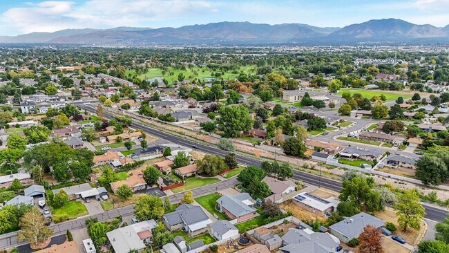 Foto del edificio - Beautifully Updated 3-Bedroom Home in Taylorsville!