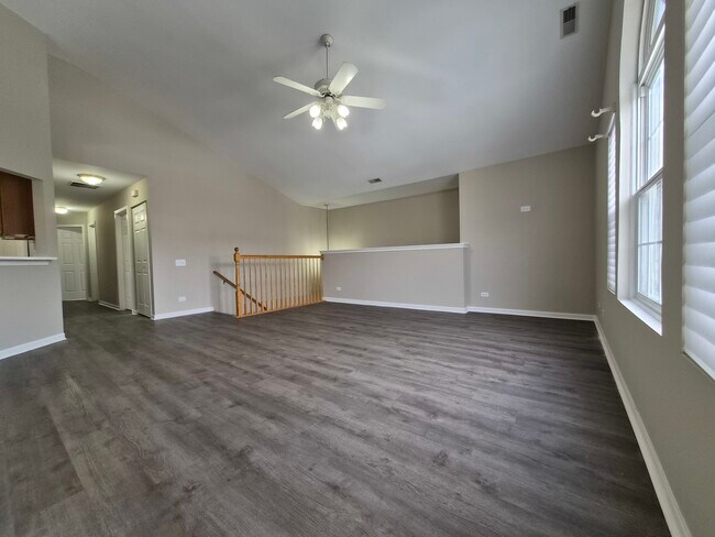 Foto del edificio - 2850 Stonewater Dr