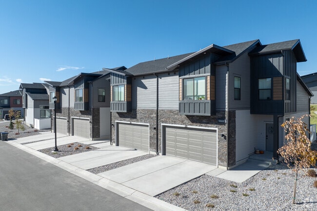 Building Photo - Rise Townhomes