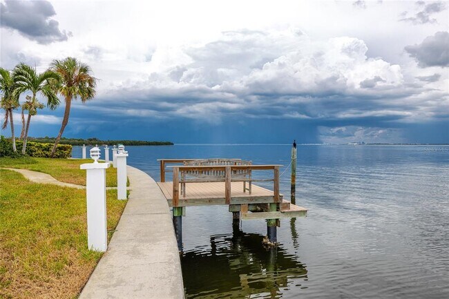 Foto del edificio - 2090 Iowa Ave NE