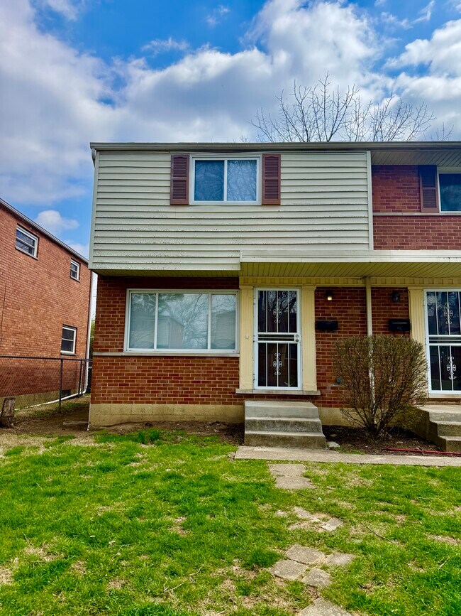 Building Photo - 4944 Fairway Ct