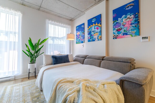 Building Photo - 464 Rue Saint-François-Xavier-SI ID1602228P