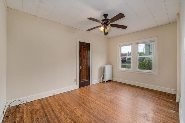 Building Photo - 2078 St Clair Ave