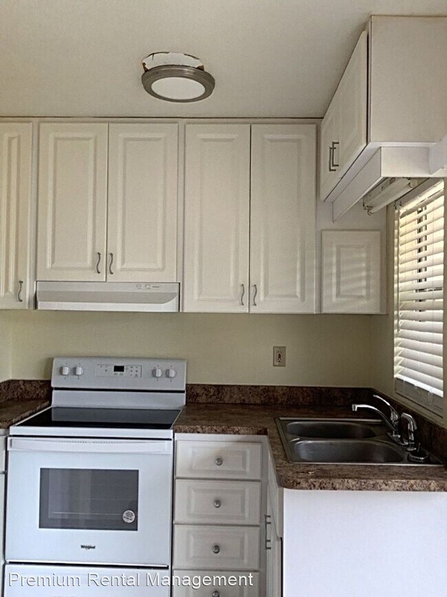 Building Photo - 1 br, 1 bath House - 1031 Royal Palm Ave 4