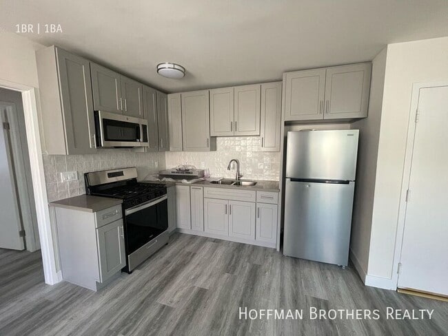 Building Photo - 13253 Vanowen St