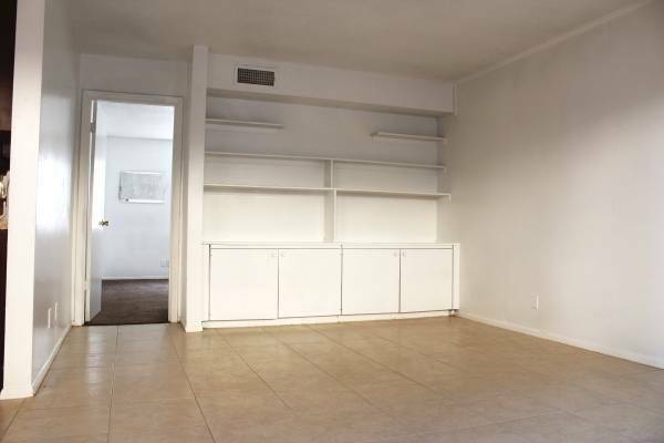 Foto del edificio - 2519 E 10th St